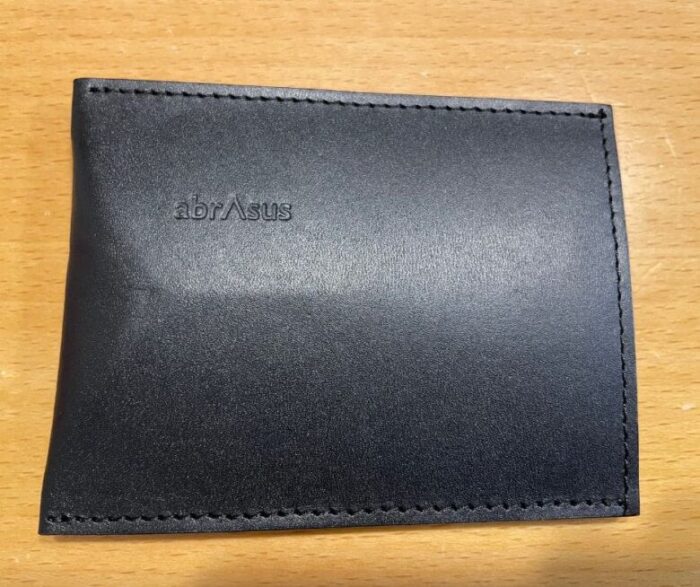 アブラサスの薄い財布の全体写真